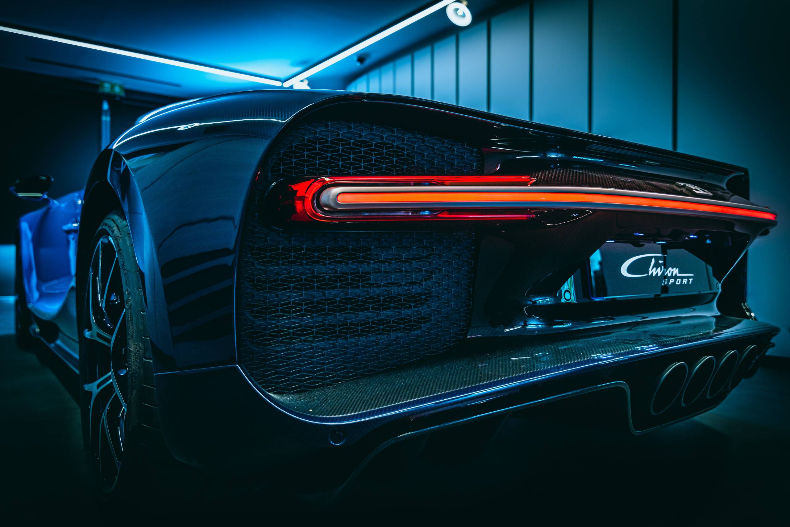 bugatti chiron back end